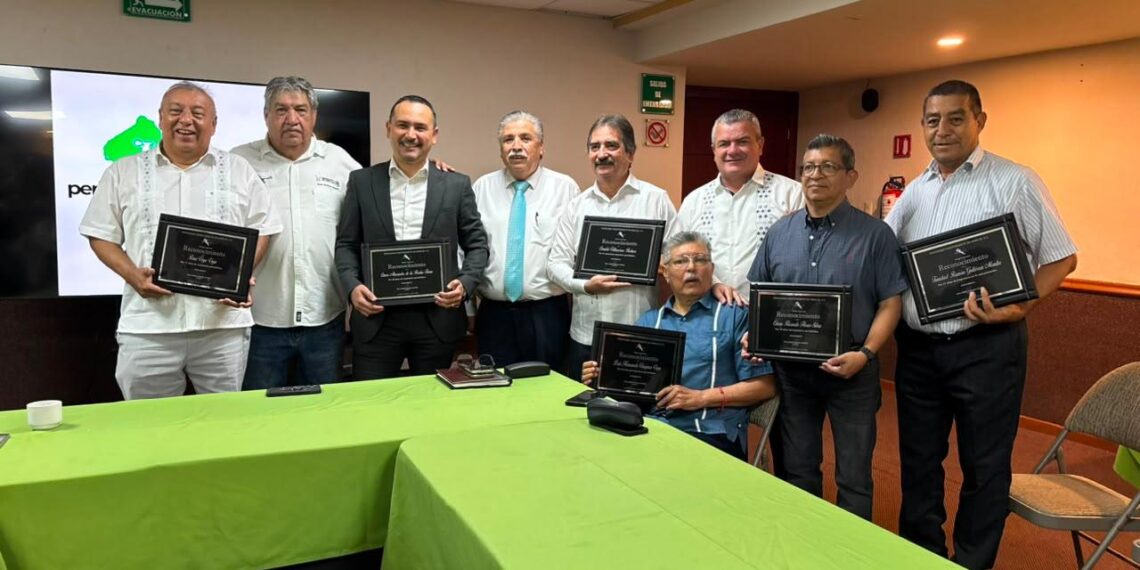 Asociación Periodismo Independiente en Sinaloa, reconoce a periodistas por su legado y trayectoria en medios de comunicación