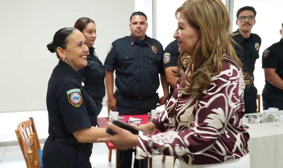 Diputada Tere Guerra encabeza diálogo con bomberos del sur de Sinaloa y acuerda impulsar cambios legislativos de fondo para los cuerpos de auxilio