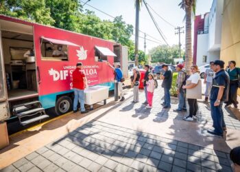 La Cocina Móvil de DIF Sinaloa llevo alimento a familias del Hospital Pediátrico