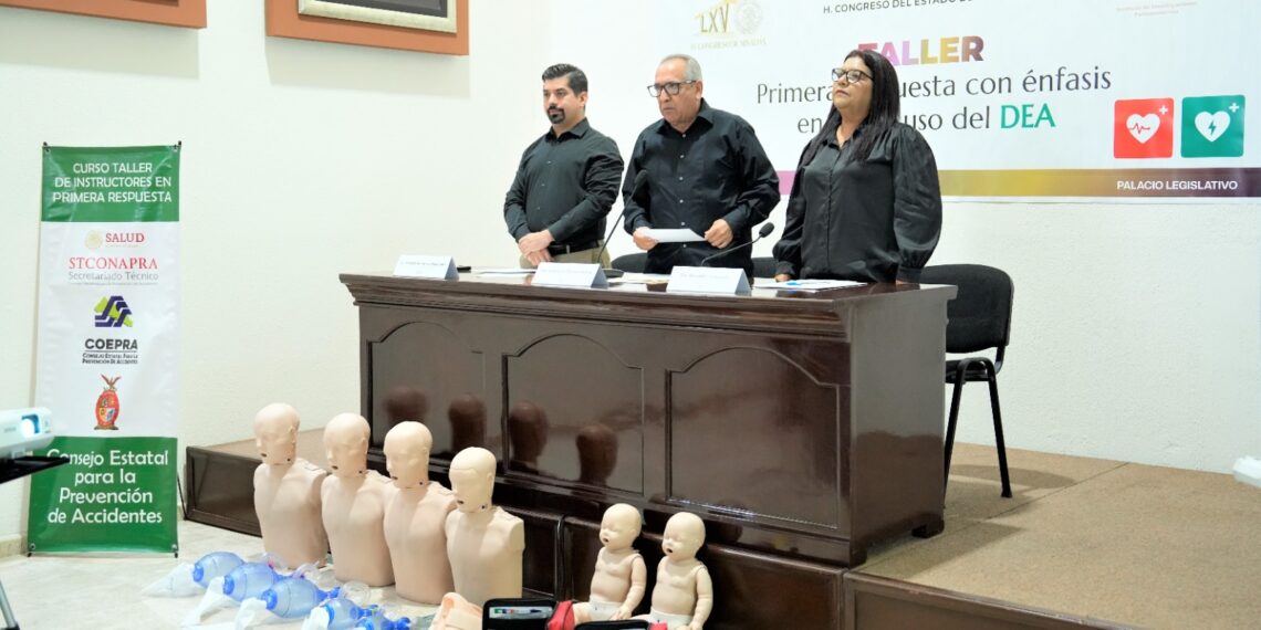 Capacitan a brigadistas del Congreso de Sinaloa en reanimación cardiopulmonar y uso de desfibrilador externo automático
