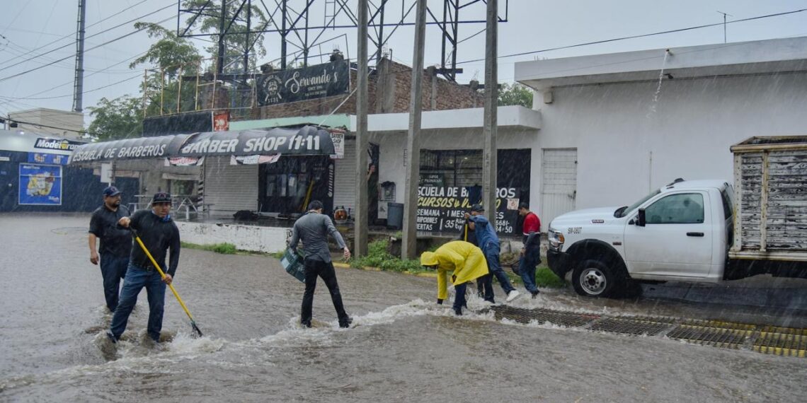 Llama Protección Civil a mantenerse atentos ante las intermitentes lluvias, para no ponerse en riesgo