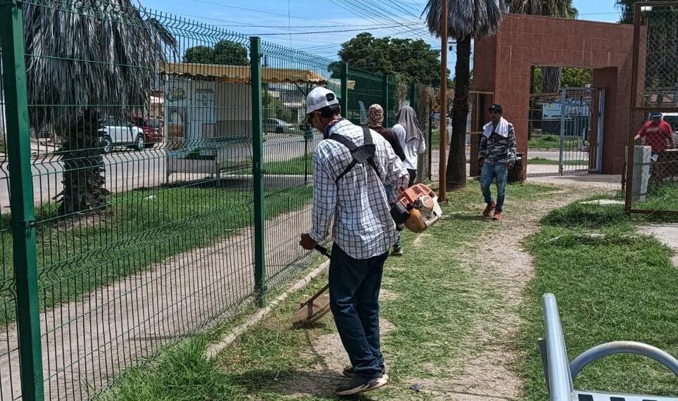 IMDA mejora condiciones de canchas en parques y campos deportivos