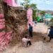 Gobierno de Ahome acude en auxilio de familia de Topolobampo con vivienda en riesgo por la lluvia