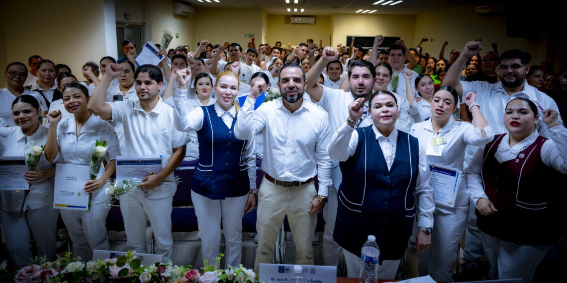 Culmina con éxito la Generación 2025-2026 de brigadistas de Enfermería en el CIDOCS; egresan 39 nuevos profesionales de la salud del Servicio Social