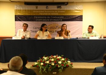 Nuevos historiadores de la UAS asumen el compromiso de preservar el pasado y generar conciencia histórica; egresa la generación 2022–2026