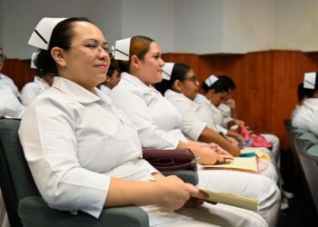 Asigna la Facultad de Enfermería Culiacán plazas de servicio social a 612 pasantes, para brindar atención de calidad a las familias sinaloenses