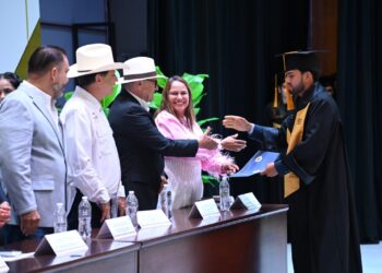 Egresa de la UAS la generación 41 de Medicina Veterinaria y Zootecnia; refrendan compromiso con el desarrollo de Sinaloa; 246 profesionales se integran al sector productivo