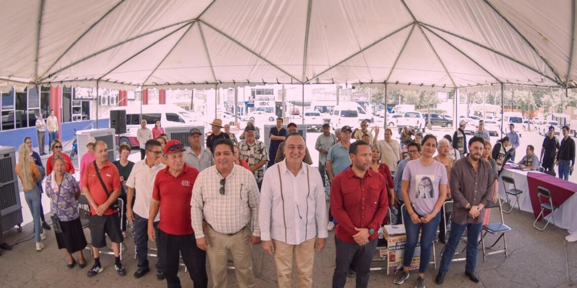 Alcalde Menéndez toma protesta a Comités Ciudadanos de Contraloría Social que vigilarán obras de drenaje