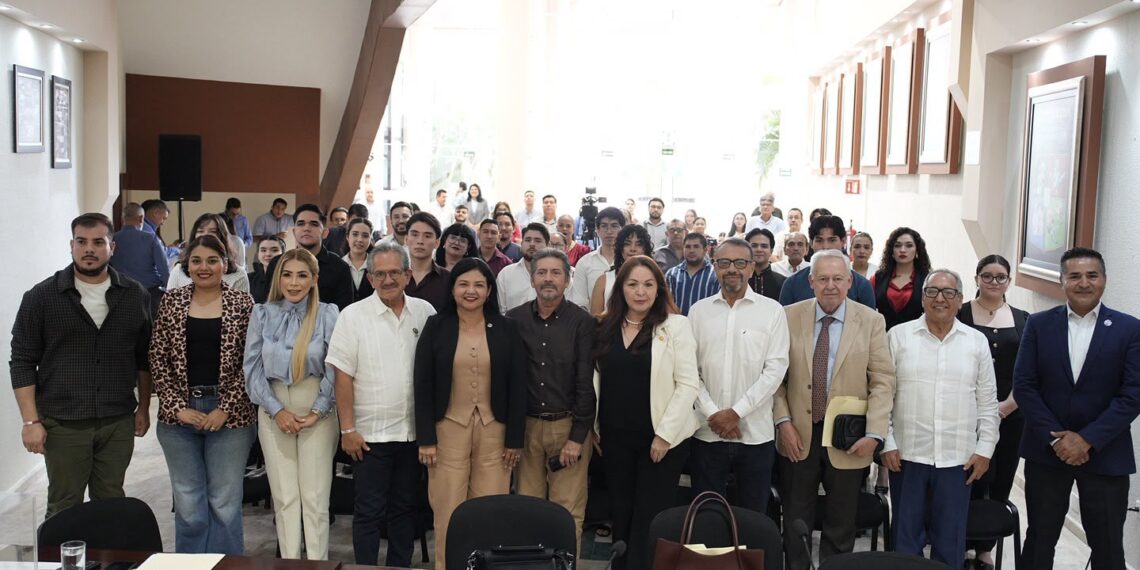 Rubí Guadalupe Osuna gana la etapa estatal del Concurso de Oratoria Juan Escutia y representará a Sinaloa a nivel nacional