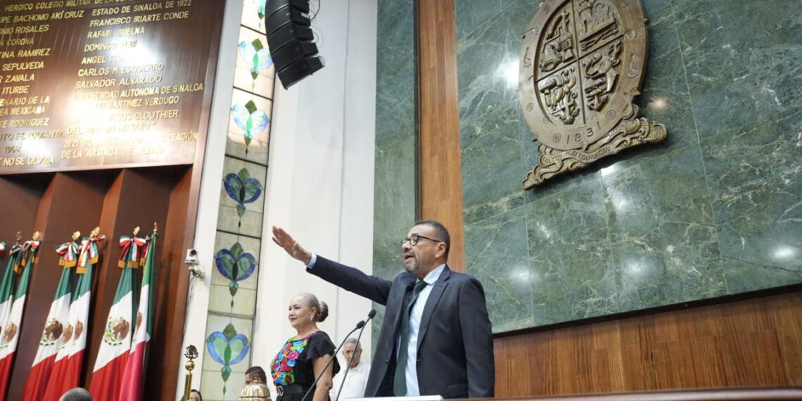 Elige Congreso del Estado al diputado Juan Diego Aranzubia Iturrios como presidente de la Mesa Directiva