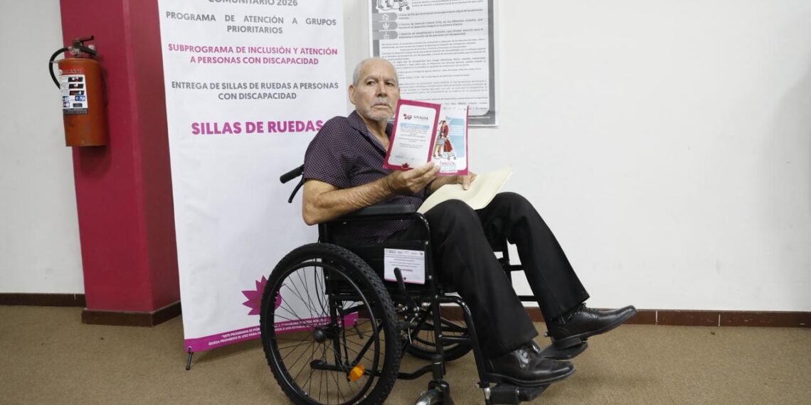 DIF Sinaloa mejora la calidad de vida de personas con discapacidad mediante la entrega de sillas de ruedas