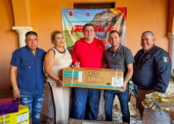 Gobierno de El Fuerte celebra a policías municipales