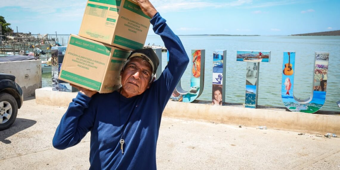 DIF Sinaloa beneficia a 2 mil 500 pescadores con 5 mil despensas alimentarias en 2026