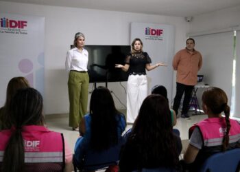 Capacitaci&oacute;n al personal del DIF Ahome