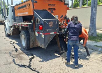 Más de 2 mil m2 cuadrados de colocación de asfalto en zonas urbana y rural