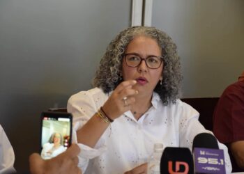 Graciela Dom&iacute;nguez durante su recorrido por Sinaloa