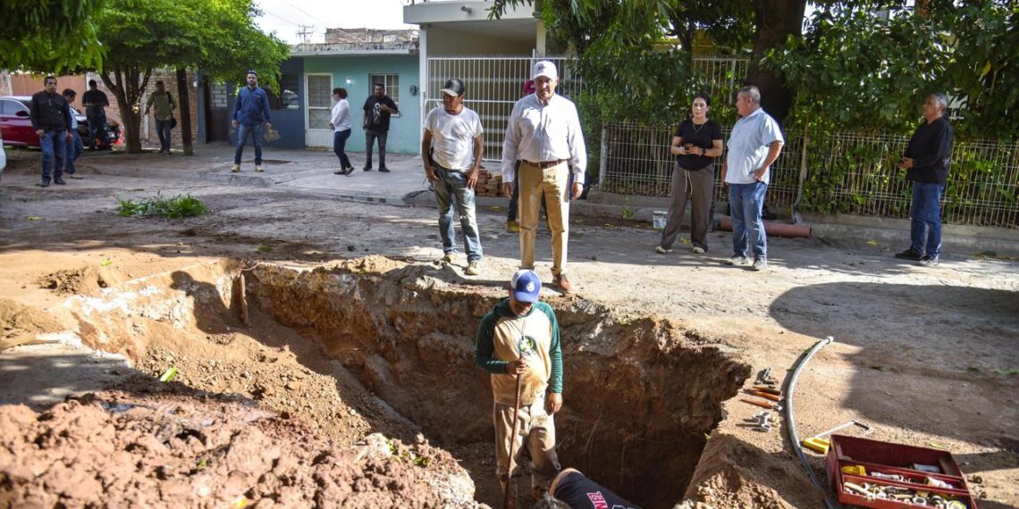 Atiende JAPAMA problemas añejos de drenaje; Antonio Menéndez supervisa trabajos y escucha a vecinos