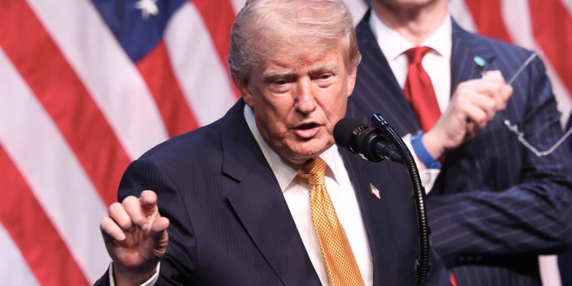 Trump anuncia pago del 20% por proteger a buques en Ormuz; Irán advierte que no permitirá interferencia