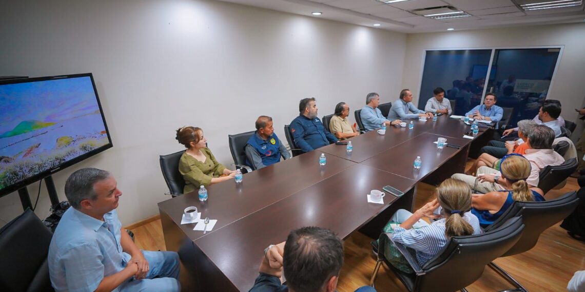 Gobierno de Sinaloa acompaña a locatarios de Plaza Fiesta en su proceso de reactivación