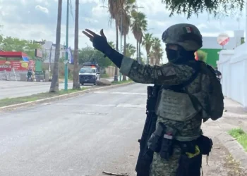Persecución en La Conquista deja dos detenidos y un vehículo asegurado en Culiacán