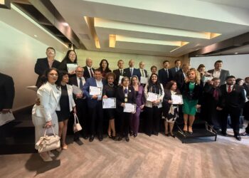 Reconocen trayectoria jurídica y servicio público de Alfonso Carlos Ontiveros Salas; la CONCAM premia su trayectoria de 38 años de ética