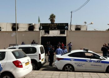 Once niños mueren en Argelia por incendio en fundación para familias de bajos recursos