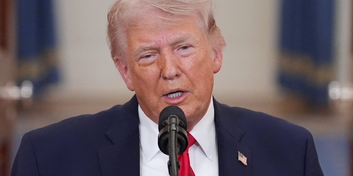 Trump amenaza con bombardear Omán si se interpone en el diálogo con Irán sobre Ormuz