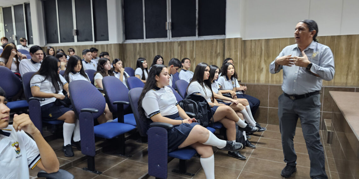 Con recorridos, diagnósticos y tutorías, recibe la Preparatoria Emiliano Zapata de la UAS a mil 400 alumnos de nuevo ingreso en Curso de Inducción