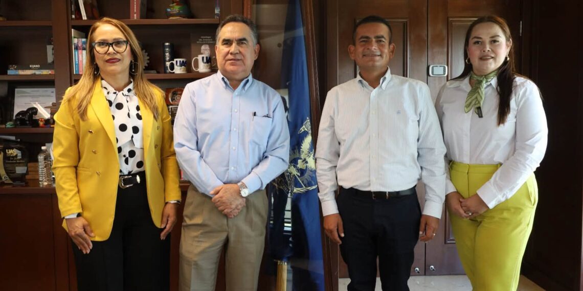 El Rector Jesús Madueña y el Alcalde de Navolato, Jorge Bojórquez, formalizan donación de terreno para construir una preparatoria de la UAS en Villa Juárez