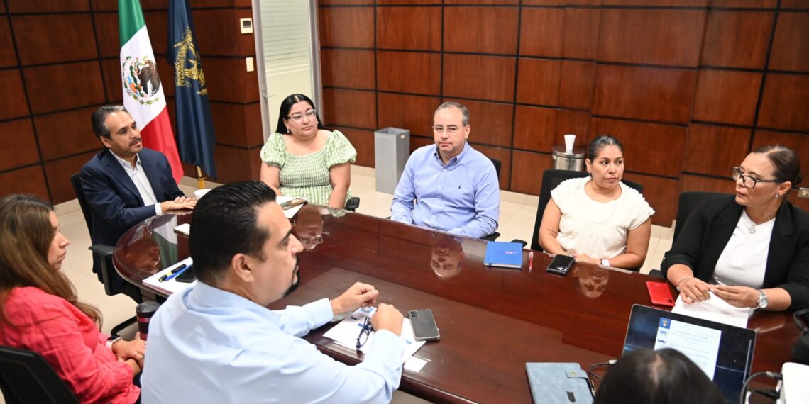 Afina la Secretaría Académica Universitaria los preparativos académicos, el uso de tecnologías y capacitación docente rumbo al ciclo escolar 2026-2027