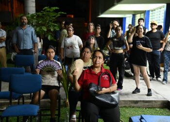 ¡Música, ciencia y telescopios bajo el cielo de Culiacán! La UAS reúne a familias y estudiantes para contemplar el eclipse a través de “Cita con la Luna”