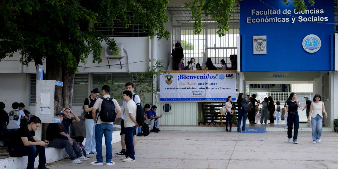 Llenan de energía Ciudad Universitaria en el arranque del nuevo ciclo escolar en la UAS; regresan a las aulas rosalinas miles de estudiantes