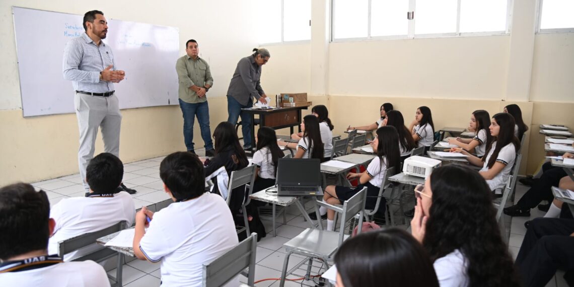 ¡Compromiso y prestigio! Inician cursos de inducción en la Preparatoria Hermanos Flores Magón de la UAS, que recibe a 865 alumnos de nuevo ingreso