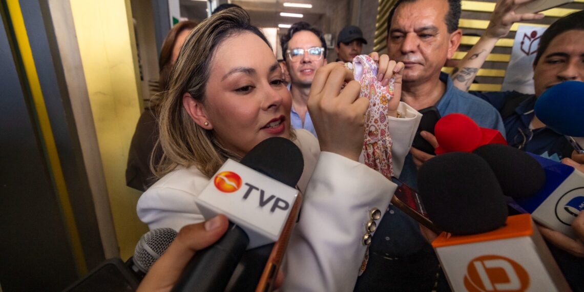 Anuncia Gobernadora Yeraldine Bonilla la reapertura del programa “Ponte al Corriente”, para apoyar la economía familiar en Sinaloa