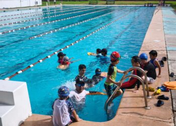 IMDA promueve campamento de natación para niños en la alberca de Ciudad Deportiva