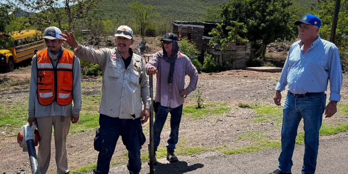 Alcalde Gildardo Leyva supervisa obra para fortalecer el abasto de agua en San Blas y trabajos de bacheo