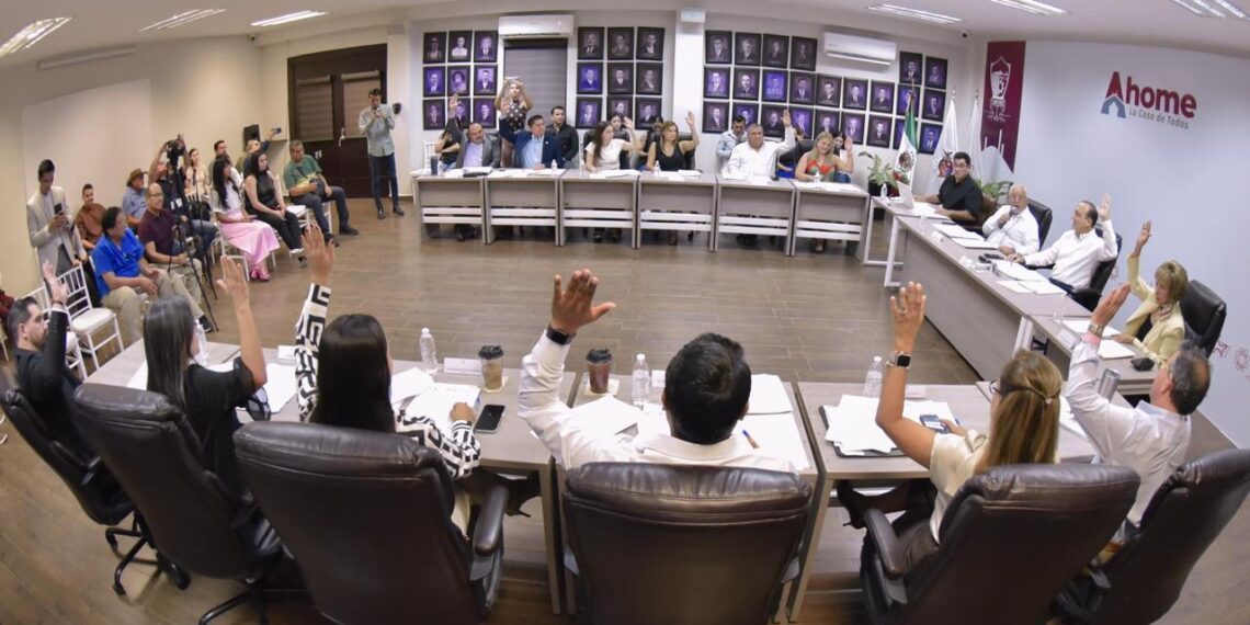 Síndica Procuradora expone informe semestral durante sesión de Cabildo