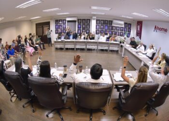 Síndica Procuradora expone informe semestral durante sesión de Cabildo