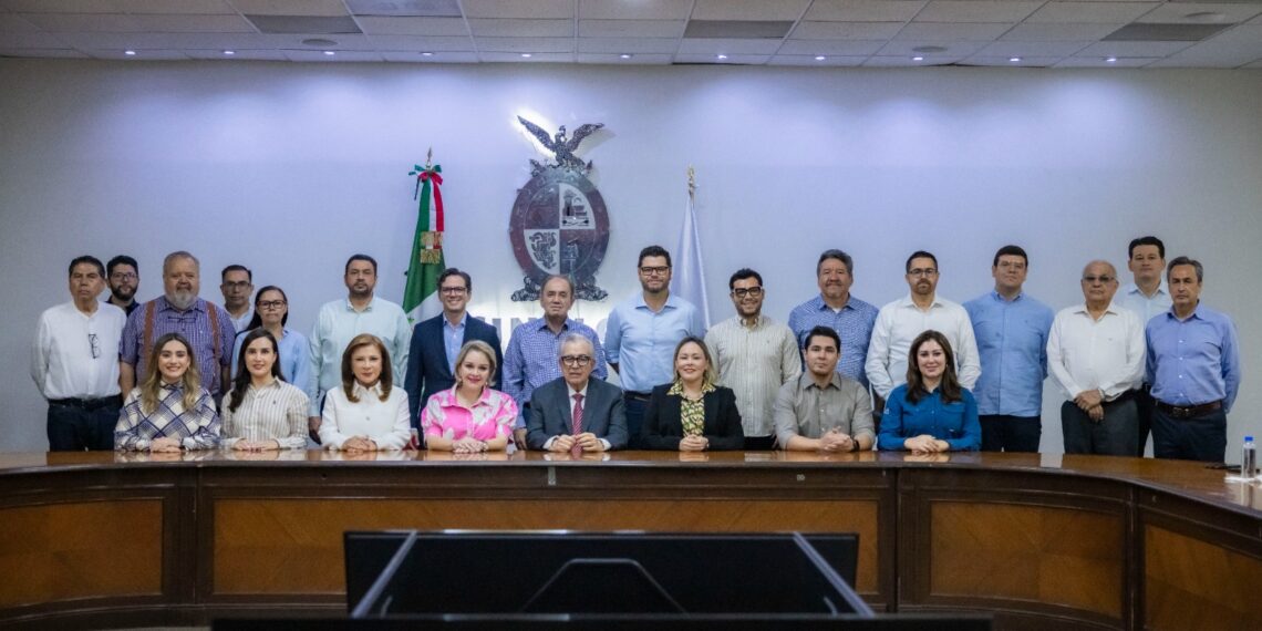 Gobernador Rocha Moya se reincorporó a sus funciones