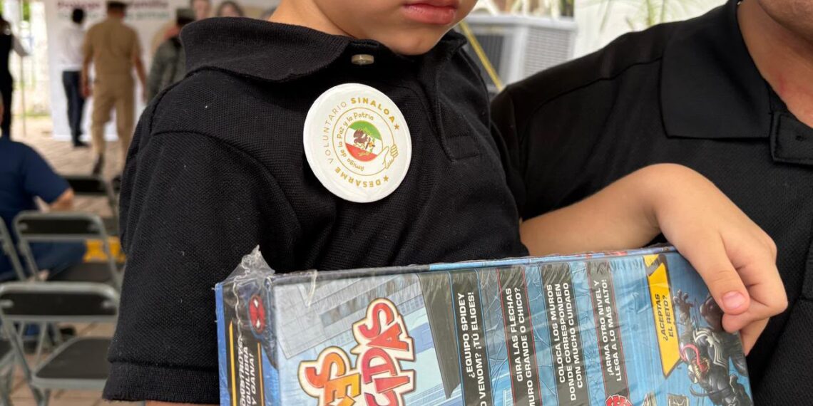 Padre e hijo fueron los primeros canjeantes del programa Desarme Voluntario en el norte de Sinaloa