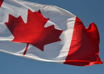 Canadá impone aranceles de hasta el 50 % a productos de EE.UU. como el acero o electrónica