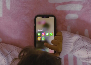 Uso responsable de la tecnología, eje de propuesta para regular celulares en escuelas