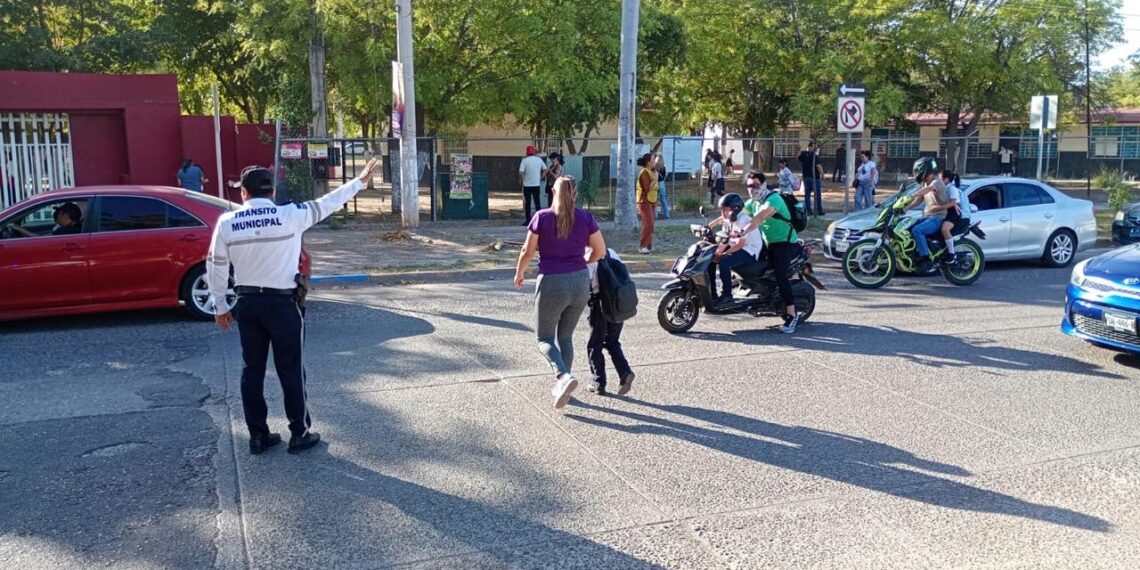 Operativo de tránsito y vialidad por el inicio de clases en Ahome está activo desde la semana pasada