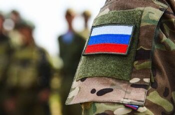 Militar ruso mata a un compañero de armas y a tres civiles en Crimea; también deja cuatro heridos