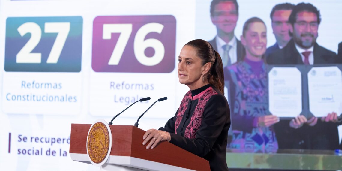 Presidenta Claudia Sheinbaum resalta aprobación de 27 reformas constitucionales y 76 reformas legales que recuperan el sentido social y la soberanía en la Constitución