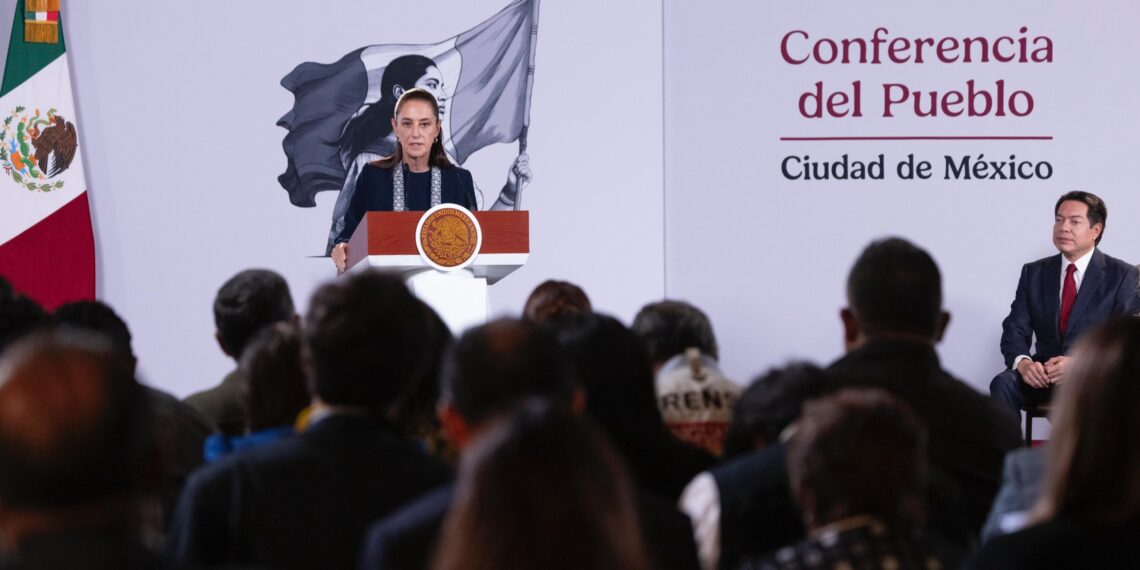 A partir del 3 de noviembre entra en vigor regulación del uso de celulares en escuelas: Presidenta Claudia Sheinbaum