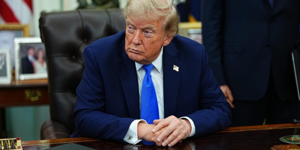 Medios vetados de la Casa Blanca demandan al gobierno de Trump
