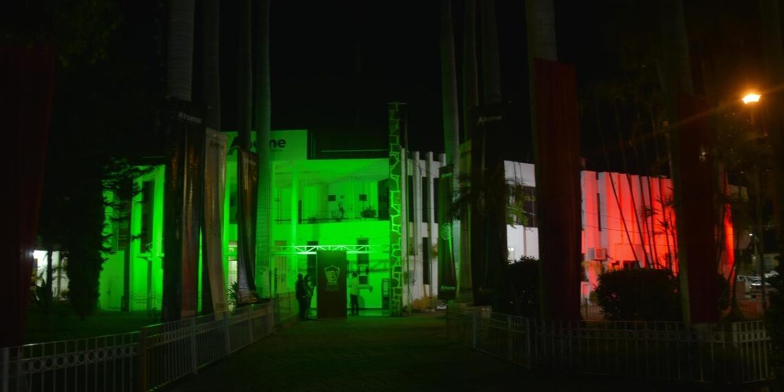 Se encienden luces patrias en Palacio Municipal por el 216 Aniversario de la Independencia de México