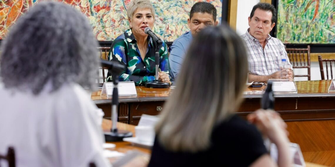 Transportistas, comerciantes y restauranteros ya operan en turno nocturno