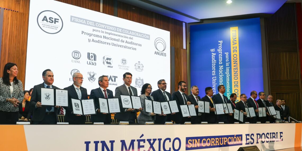 Participa el Rector Jesús Madueña Molina en la firma de convenios para impulsar la participación universitaria en el ejercicio de transparencia